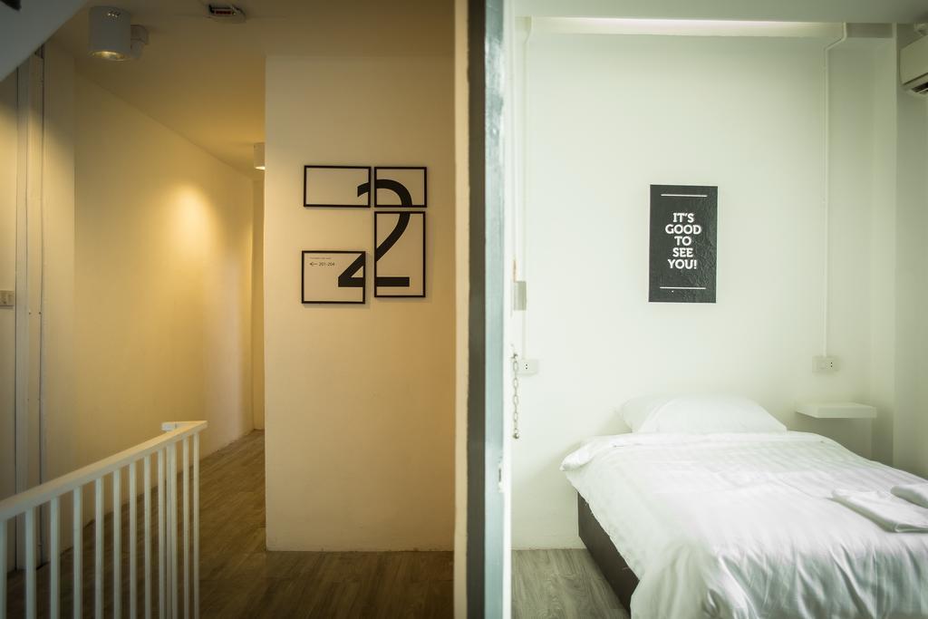 The Rabbit'S Hole Hostel Bangkok Exteriör bild